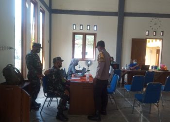 Demi Kelancaran Pelaksanaan Vaksinasi Covid 19 Polsek Pegandon Berikan Pengamanan