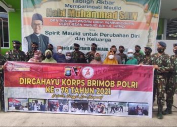 Jelang HUT Brimob Ke-76, Satbrimob Polda Kepri Gelar Bakti Sosial dan Vaksinasi